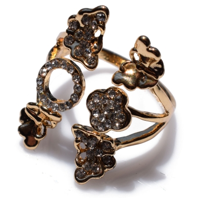 Ring faux bijoux brass butterflies with crystals in pale gold color BZ-RG-00317