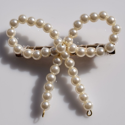 Head accessory pin clip faux bijoux brass knot with pearls in pale gold color BZ-AS-00010