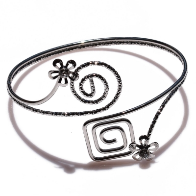 Arm bracelet faux bijoux brass spiral flower with crystals in silver color BZ-BR-00416