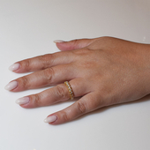 Χειροποίητο ασημένιο δαχτυλίδι βεράκι 925ο σειρέ σε χρυσή επιμετάλλωση με λευκά ζιργκόν IJ-010399B Εικόνα 5 στο χέρι