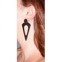 Earrings faux bijoux in black and pale gold color BZ-ER-00335 worn in the ear