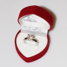 Χειροποίητο δαχτυλίδι μονόπετρο από επιπλατινωμένο ασήμι 925ο με ημιπολύτιμες πέτρες (ζιργκόν) IJ-010482-S στο κουτί συσκευασίας