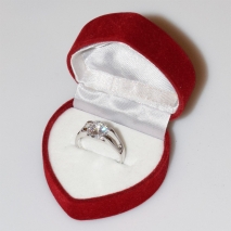 Χειροποίητο δαχτυλίδι μονόπετρο από επιπλατινωμένο ασήμι 925ο με ημιπολύτιμες πέτρες (ζιργκόν) IJ-010488-S στο κουτί συσκευασίας