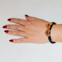 Bracelet faux bijoux brass hearts with black leather in rose gold color BZ-BR-00483 Image 2 worn in hand