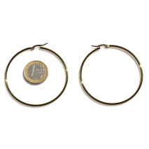 Σκουλαρίκια ατσάλινα (stainless steel) καρφωτά κρίκοι σε χρυσό χρώμα BZ-ER-00671 σύγκριση με νόμισμα 1 ευρώ