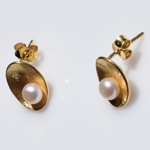 Handmade sterling silver earrings 925o oval with mat gold plating and white pearls and white zirconia IJ-020441B Image 2