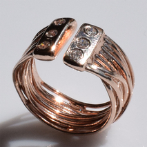 Χειροποίητο ασημένιο δαχτυλίδι 925ο σε ροζ χρυσή επιμετάλλωση με λευκά ζιργκόν IJ-010022C Εικόνα 2