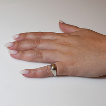 Χειροποίητο ασημένιο δαχτυλίδι 925ο σεβαλιέ chevalier σφυρήλατο σε ασημί επιμετάλλωση IJ-010212A Εικόνα 5 στο χέρι
