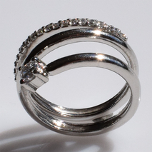 Χειροποίητο ασημένιο δαχτυλίδι 925ο σπιράλ σε ασημί επιμετάλλωση με λευκά ζιργκόν IJ-010224A Εικόνα 2