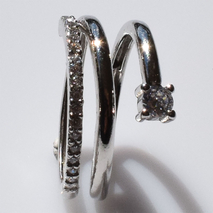 Χειροποίητο ασημένιο δαχτυλίδι 925ο σπιράλ σε ασημί επιμετάλλωση με λευκά ζιργκόν IJ-010224A Εικόνα 3