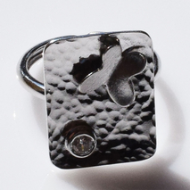 Χειροποίητο ασημένιο δαχτυλίδι 925ο πεταλούδα ορθογώνιο σφυρήλατο σε ασημί επιμετάλλωση με λευκά ζιργκόν IJ-010331A Εικόνα 4