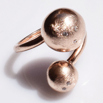 Χειροποίητο ασημένιο δαχτυλίδι 925ο σφαίρες σφυρήλατο σε ματ ροζ χρυσή επιμετάλλωση με λευκά ζιργκόν IJ-010352C Εικόνα 3