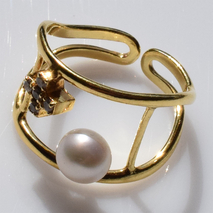 Χειροποίητο ασημένιο δαχτυλίδι 925ο σταυρός σε χρυσή επιμετάλλωση με λευκά μαργαριτάρια και λευκά ζιργκόν IJ-010353B Εικόνα 4