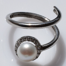 Handmade sterling silver ring 925o spiral with silver plating and white pearls and white zirconia IJ-010495A Image 4