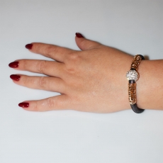 Bracelet faux bijoux brass with white crystals and magnet in rose gold color BZ-BR-00478 Image 2 worn in hand
