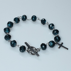 Bracelet faux bijoux brass cross with dark green crystals in silver color BZ-BR-00514 Image 3